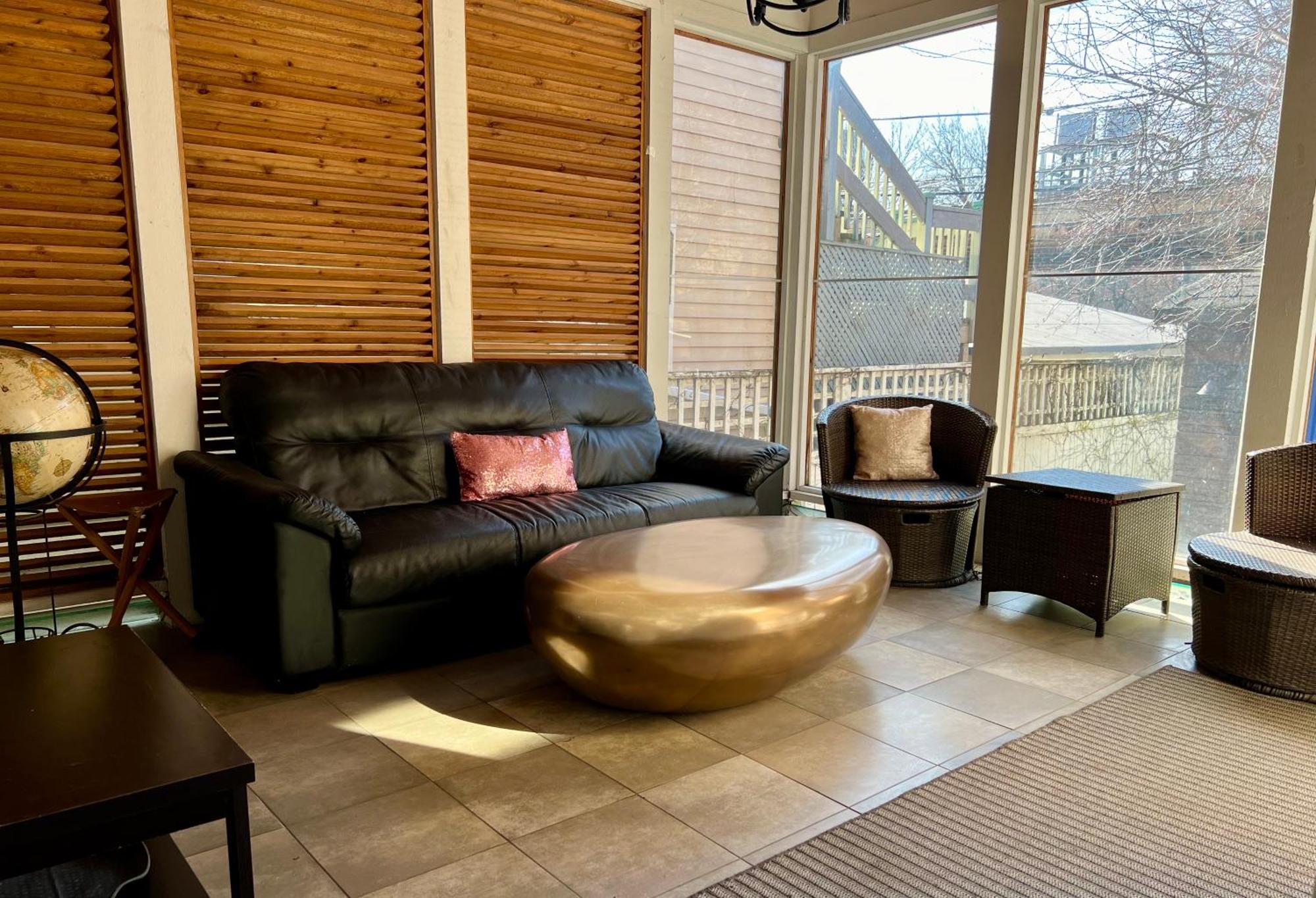 3 Bedroom Spacious Home In Ideal Location W Free Parking Back Yard Pets Welcome Chicago Exteriér fotografie