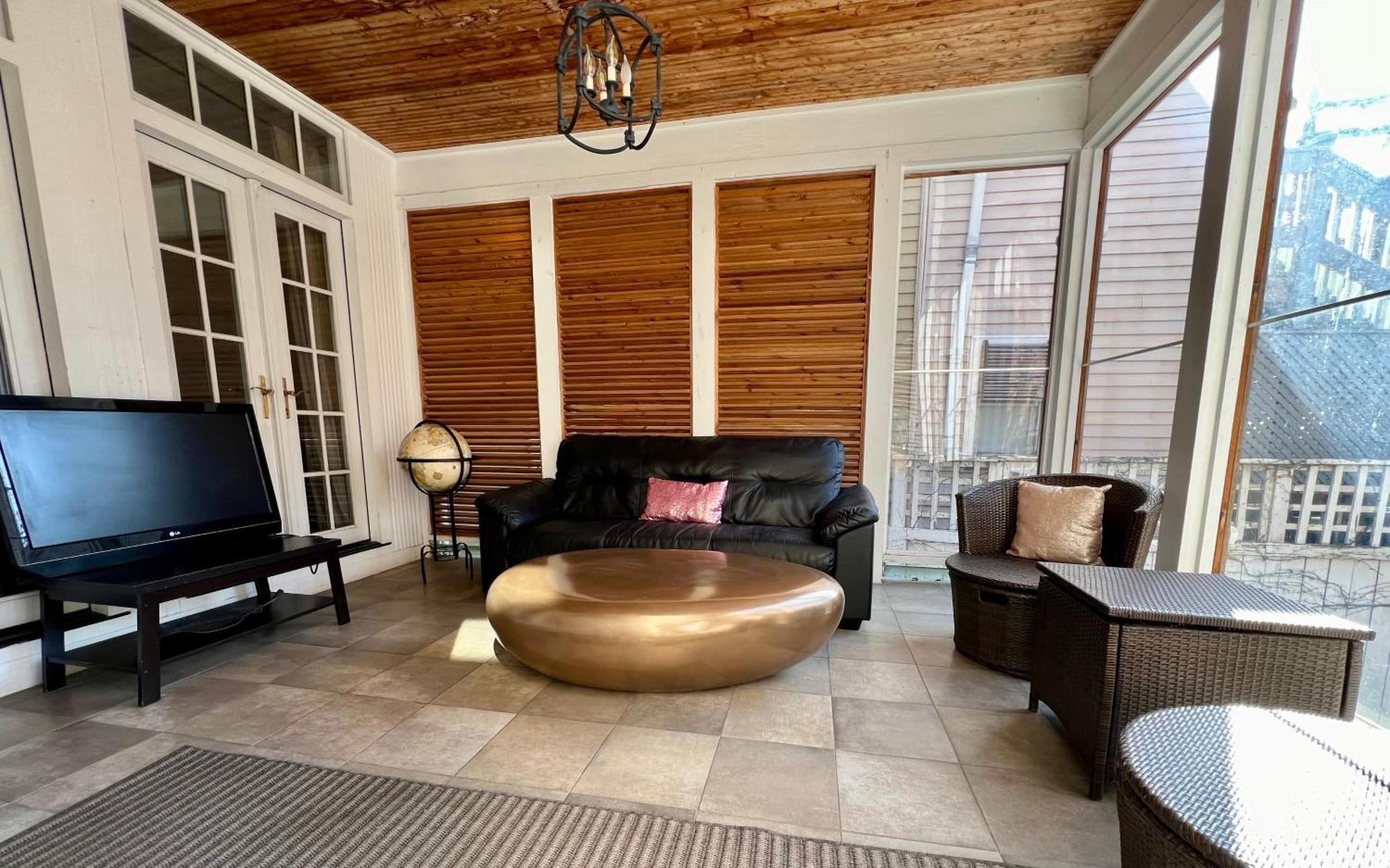 3 Bedroom Spacious Home In Ideal Location W Free Parking Back Yard Pets Welcome Chicago Exteriér fotografie