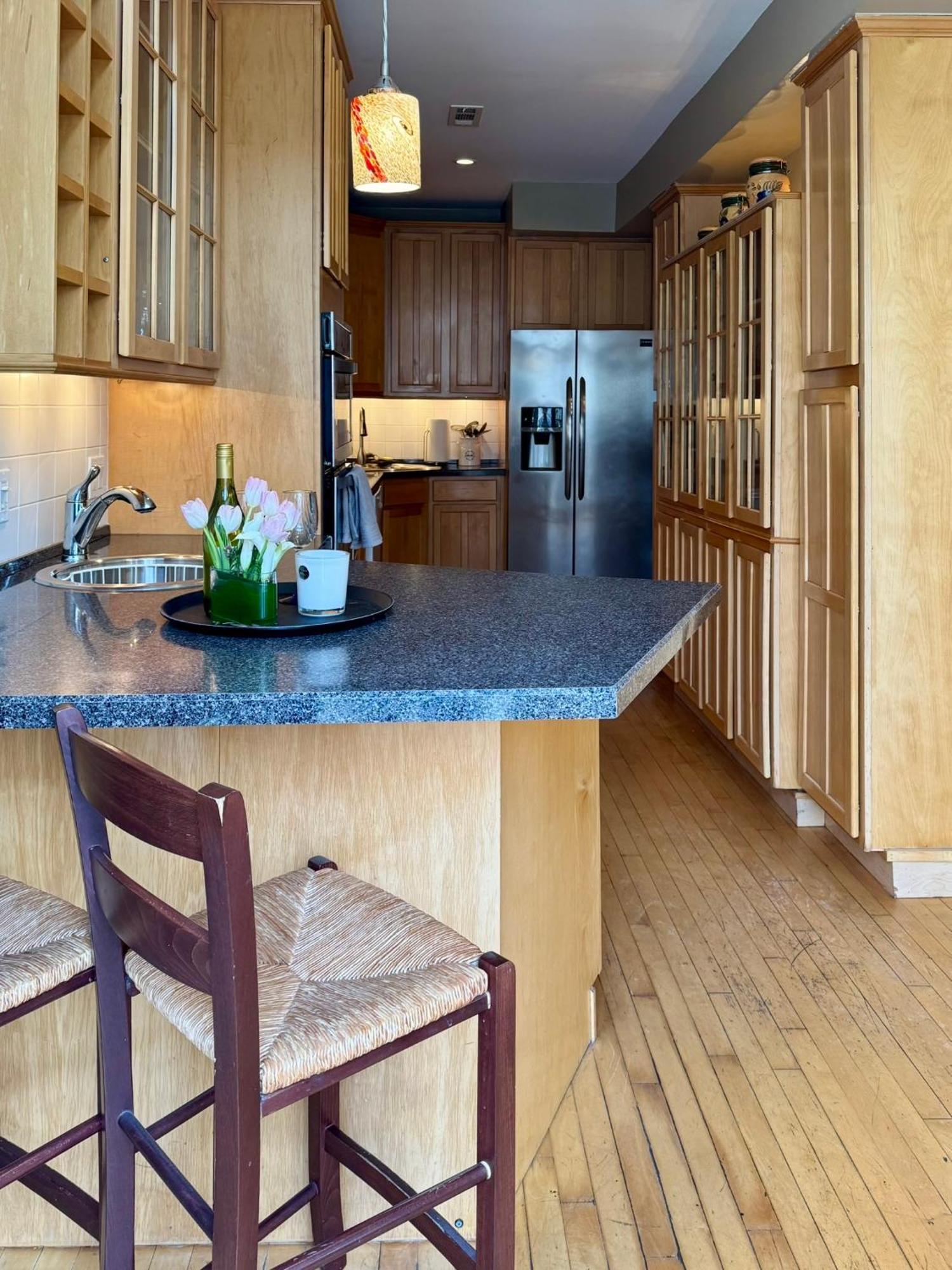 3 Bedroom Spacious Home In Ideal Location W Free Parking Back Yard Pets Welcome Chicago Exteriér fotografie