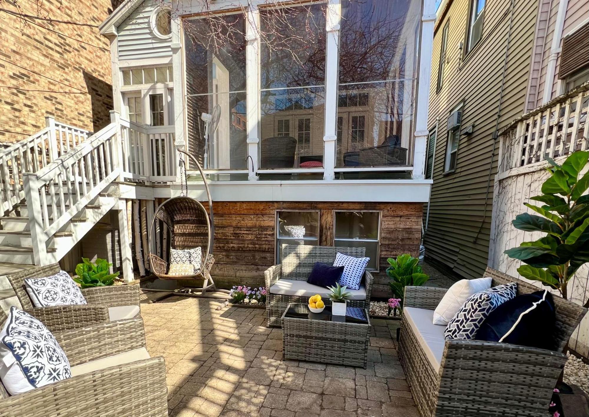 3 Bedroom Spacious Home In Ideal Location W Free Parking Back Yard Pets Welcome Chicago Exteriér fotografie