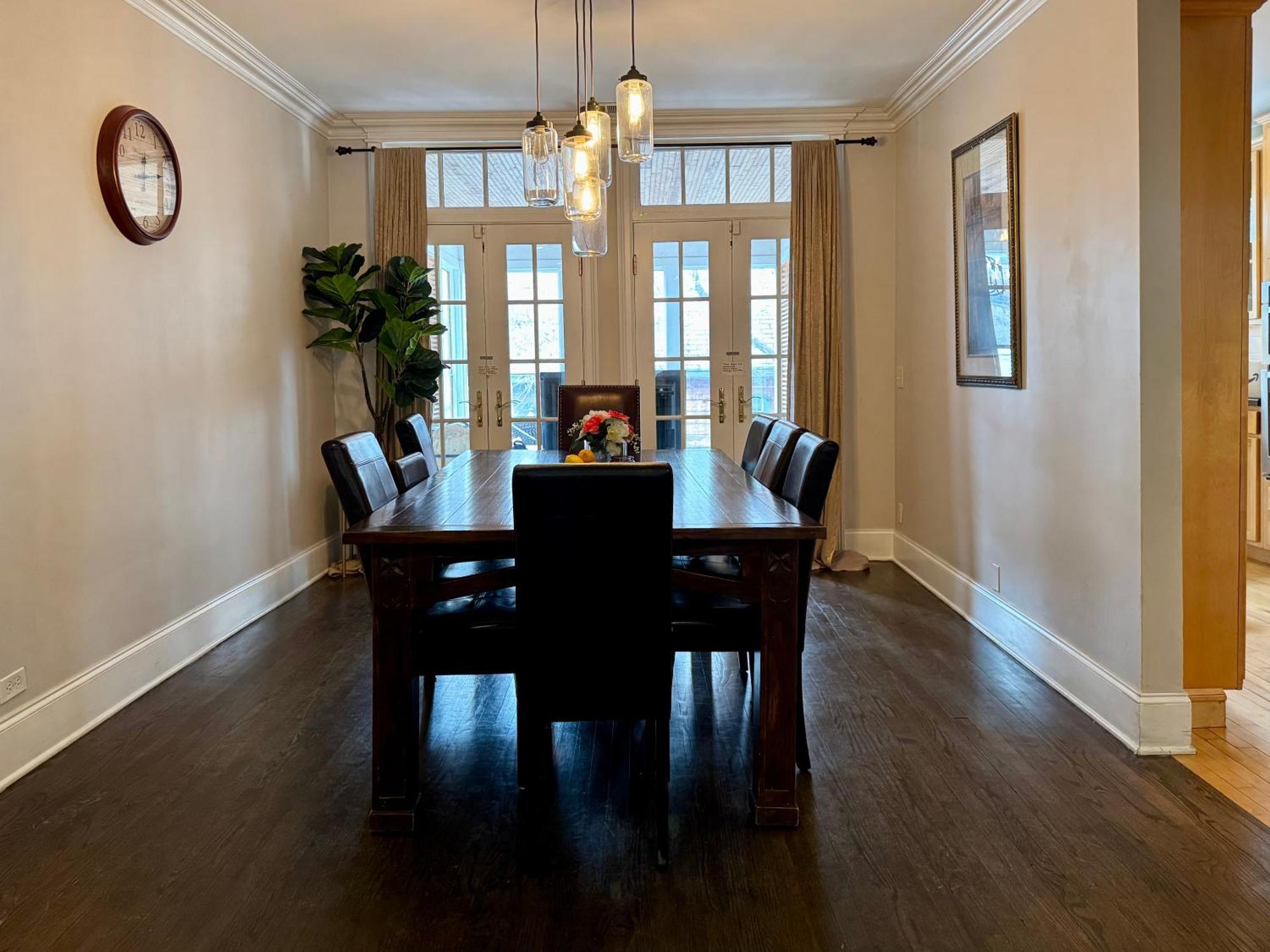 3 Bedroom Spacious Home In Ideal Location W Free Parking Back Yard Pets Welcome Chicago Exteriér fotografie
