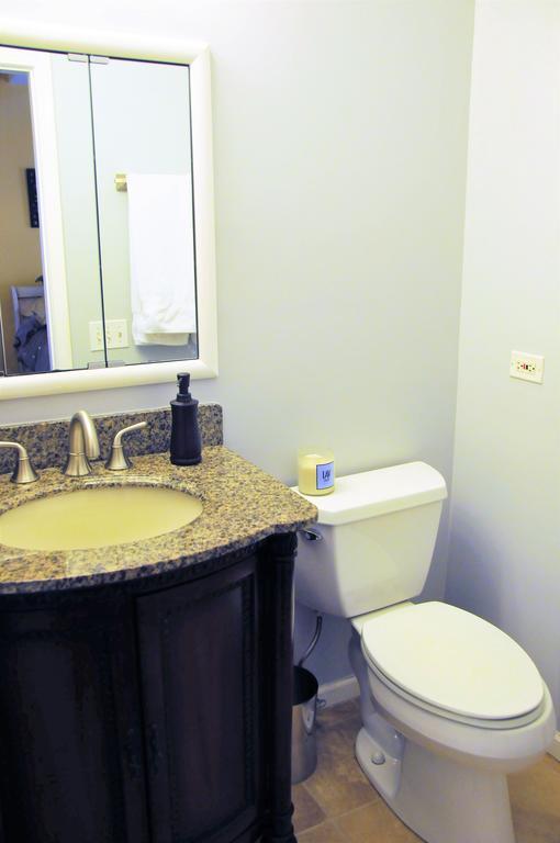 3 Bedroom Spacious Home In Ideal Location W Free Parking Back Yard Pets Welcome Chicago Exteriér fotografie
