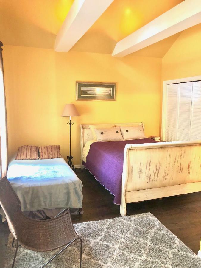 3 Bedroom Spacious Home In Ideal Location W Free Parking Back Yard Pets Welcome Chicago Exteriér fotografie